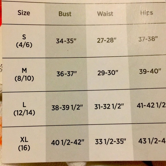 #13 Bobbie Brooks Top - M - NWT - Picture 4 of 4